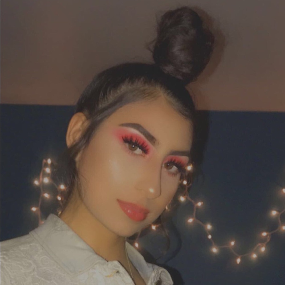 Meet your Posher, Alondra